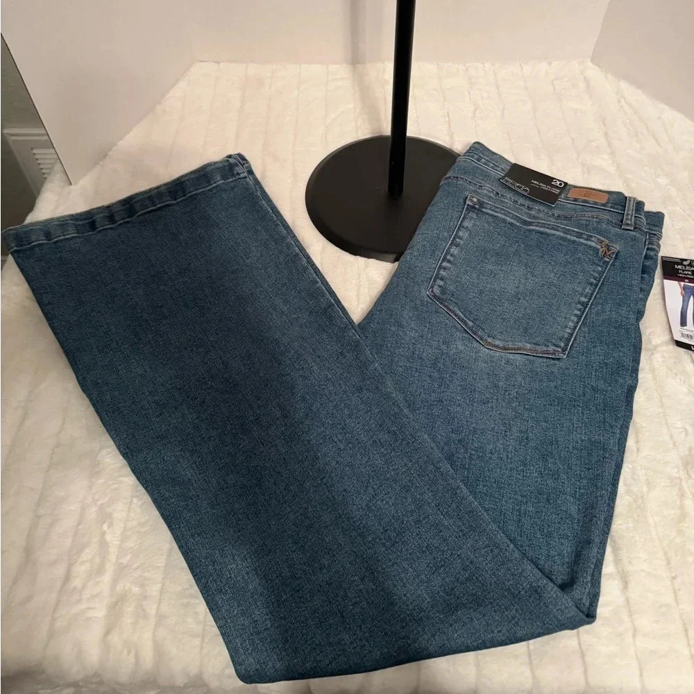 Sofia- Melissa Jeans- Size 20- Flare High Risee - Denim